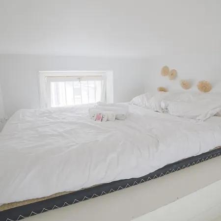 Beautiful And Bright Duplex Studio - - Welkeys 아파트