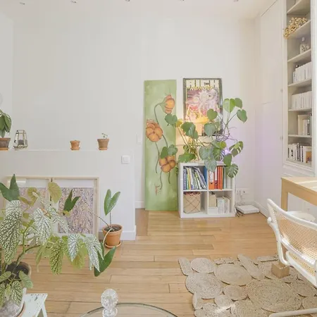 Beautiful And Bright Duplex Studio - - Welkeys *