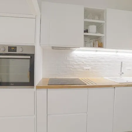 Beautiful And Bright Duplex Studio - - Welkeys *