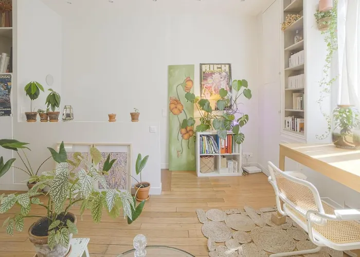 Beautiful And Bright Duplex Studio - - Welkeys *
